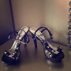 5/$25 Strappy open toe platform stiletto heel